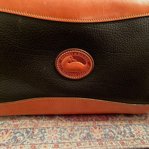 Vintage Dooney & Bourke Black and Tan Leather Bag - Picture 2 of 16